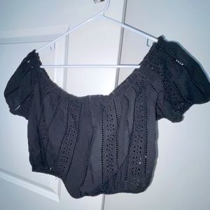 Off-shoulder Elastic Crochet Crop Top